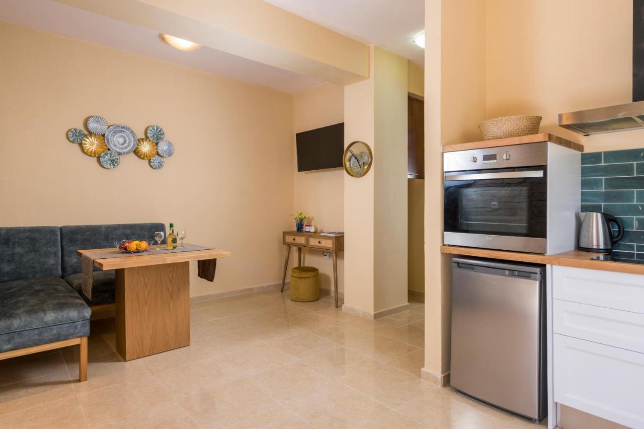 Anna Boutique Apartment Kato Daratso Esterno foto